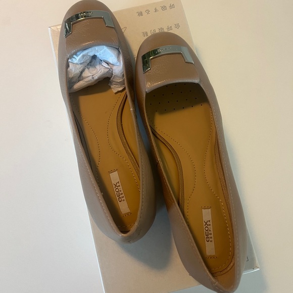 Geox Light Taupe Leather Shoes - Picture 4 of 7